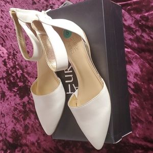 Brand New Naturalizer Flat Dress Shoe